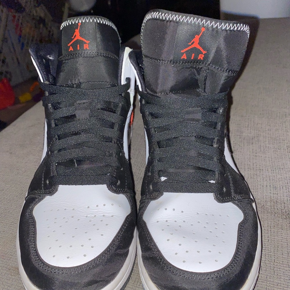 Air Jordan1 Mid
